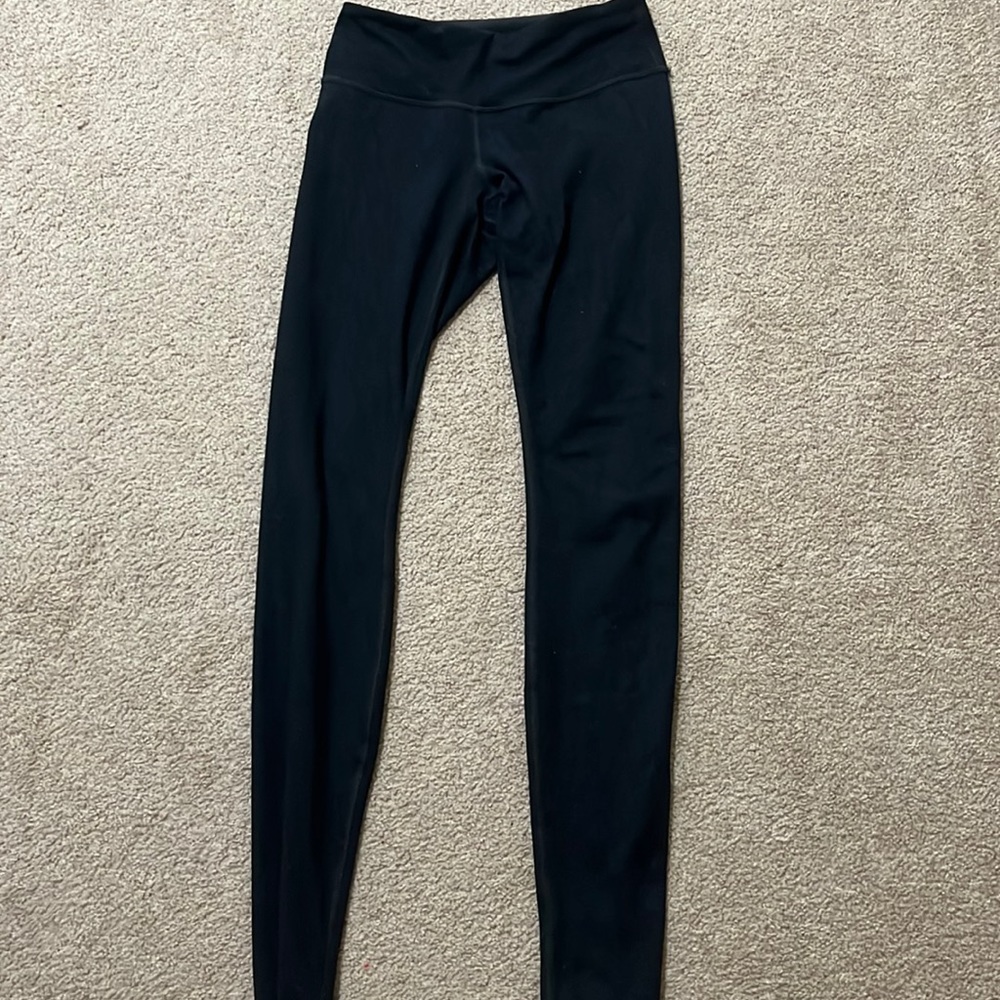 Lululemon Size 4 Black Snake Print Leggings